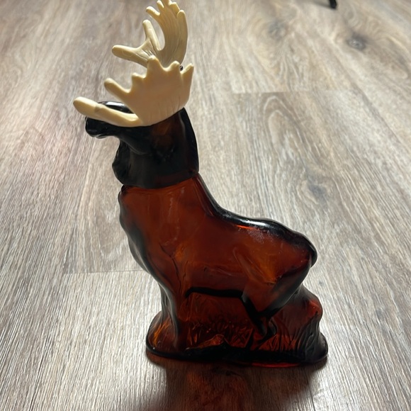 Avon Vintage Alaska Moose (Empty) Glass Aftershave Bottle - Picture 6 of 10